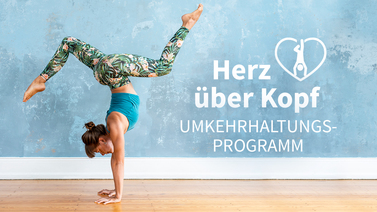 Yoga-Programm Herz über Kopf: Umkehrhaltungs-Programm mit Lucie Beyer
