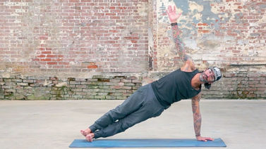 Yoga Video Tutorial: 3 Asanas für starke Arme
