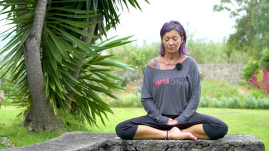 Yoga Video Tantrischer Pranayama: Eine Meditation für mehr Selbstliebe