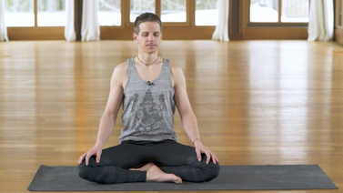 Yoga Video Magic Six: Eine Aufwärmsequenz aus dem Jivamukti Yoga