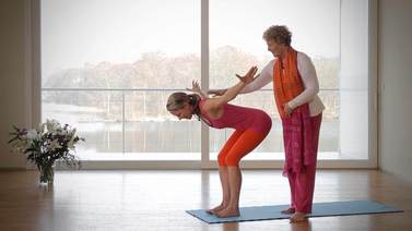 Yoga Video Den Rücken stärken