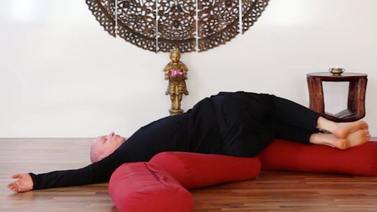 Yoga Video Yin Yoga für mehr Schönheit und Kraft aus der Mitte