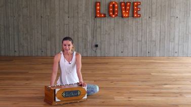 Yoga Video Tutorial: Mantra singen mit Wanda